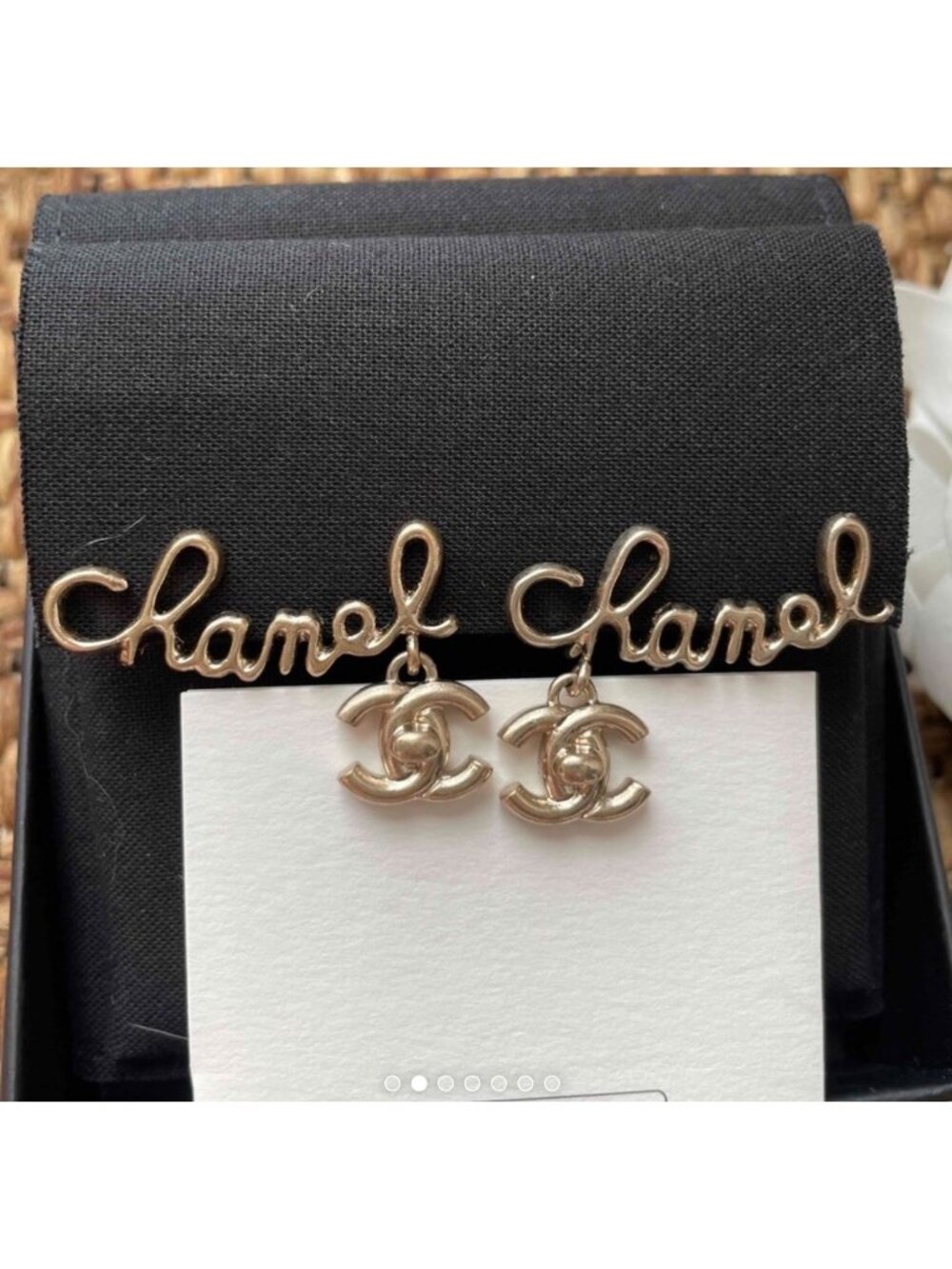 NWOT WITH BOX Rare 2021sold CHANEL clips earings letters logos golden